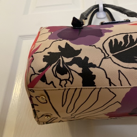 Floral Kate Spade bag w/ matching scarf - Picture 6 of 8